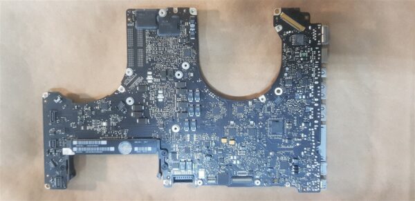 Macbook Pro A1286 820-2915-A Logic Board